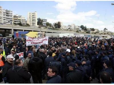 ΠΝΟ: Ελεγχοι σε πλοία για οφειλές δεδουλευμένων