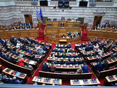 Live: Νίκος Ανδρουλάκης: Κυβερνάτε σχεδό...