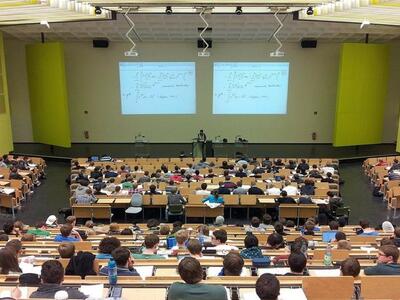 Υπουργείο Παιδείας: Όχι στις εξ αποστάσε...