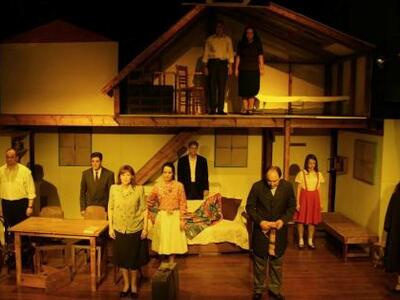 Παρατείνονται οι παραστάσεις του έργου «...