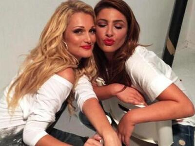 Παπαρίζου - Θεοδωρίδου χορεύουν Gangam S...