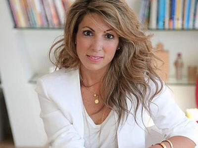 Η Ελληνίδα δασκάλα που πάει ...ολοταχώς ...