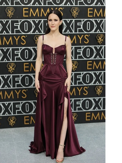 Ρέιτσελ Μπροσνάχαν με Versace 