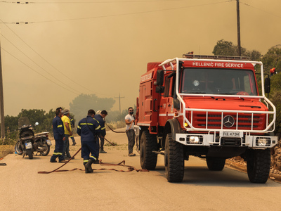 Οι καπνοί από τη φωτιά στη Χίο έφτασαν στην Κρήτη