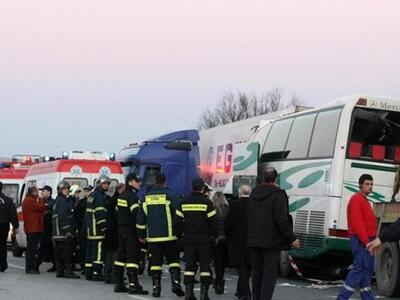 Ένας νεκρός από πτώση τουριστικού λεωφορ...
