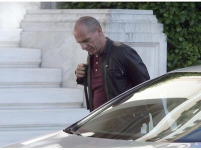 Βαρουφάκης: Οι θεσμοί θέλουν να μειωθούν...