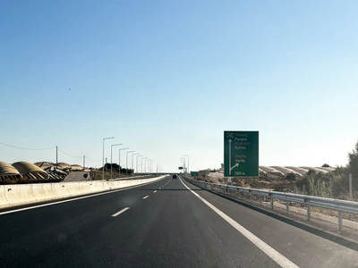 Αυξάνεται η κίνηση στους ελληνικούς αυτο...