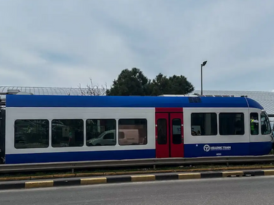 Πάτρα: Σύγκρουση του Προαστιακού με αυτοκίνητο