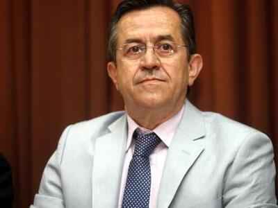 Ο Νικολόπουλος μιλά για "γελωτοποιο...