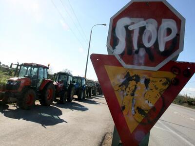 Δυτ. Ελλάδα: Ενισχύουν τα μπλόκα οι αγρό...