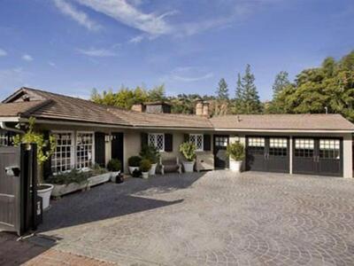 Δείτε τη νέα ερωτική φωλιά των Τζένιφερ ...