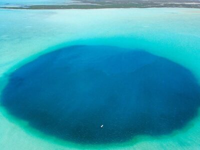 Καραϊβική: Η Mεγάλη Mπλε Tρύπα στο Μπελί...