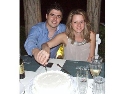 Καρέ καρέ ο αρραβώνας του Νίκου Καραβαγγ...