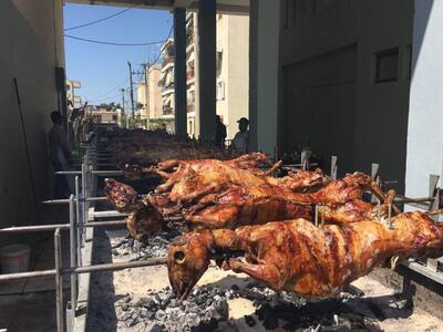 Το πασχαλινό γλέντι στα Ζαρουχλέικα ξεκί...