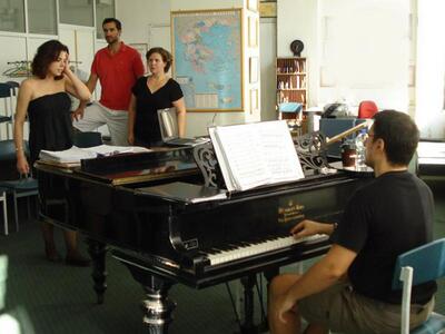 Πάτρα:«όπερ Α εγένετο»  από τη Βιομηχανι...