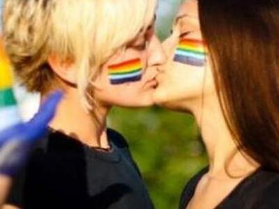 Ιταλία: Γιατί το Facebook έκλεισε το προ...