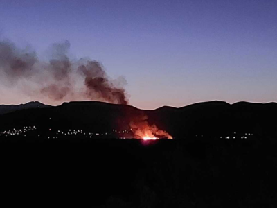 Φωτιά στον Μαραθώνα: Ενισχύθηκαν οι δυνά...