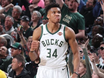 Νέος «περίπατος» των Μπακς με κορυφαίο τ...