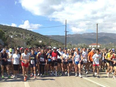 Συνωστισμός αθλητών στον αγώνα ανωμάλου ...