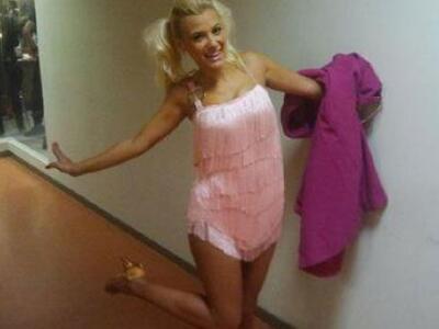 Η Λάουρα είναι ένα χαρούμενο κορίτσι