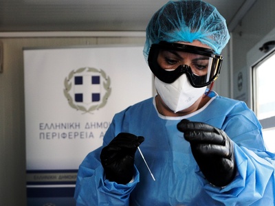 Ο Ιατρικός Σύλλογος Αθηνών καταδικάζει τ...