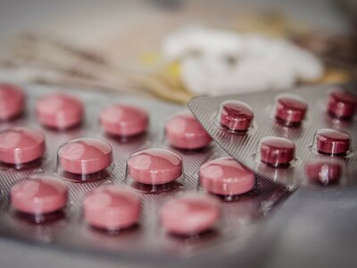 Βρετανία: Εγκρίθηκε το αντιικό χάπι της ...