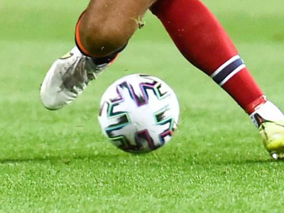 Κρήτη: Ποδοσφαιριστής έριξε «κουτουλιά» ...