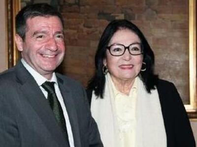 Επιταγή 10.000 ευρώ από τη Νανά Μούσχουρ...