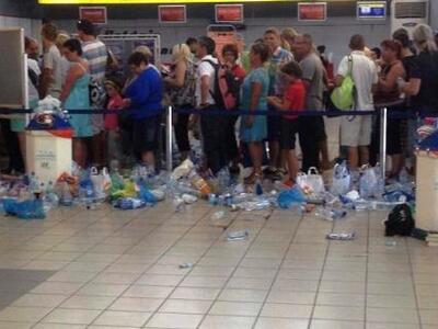 ΥΠΑ: «Συγνώμη» για τα σκουπίδα στο αεροδ...