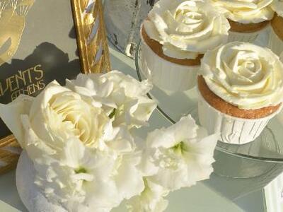 Αντί για μπομπονιέρες πρόσφεραν χρήματα σε άπορους