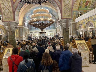 ΔΕΙΤΕ ΦΩΤΟ: Εφθασε στην Πάτρα η εικόνα της Παναγίας από το Ορος των Ελαιών! Λαμπρή υποδοχή