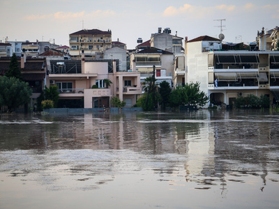 Βυθισμένη στη λάσπη η Θεσσαλία: Φόβοι γι...