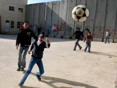 Παιδιά από την Παλαιστίνη έχασαν την μπά...