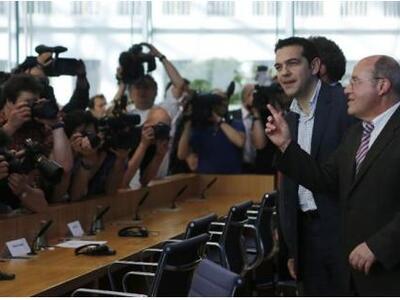 "Γέφυρες" στην Μέρκελ ρίχνει ο...