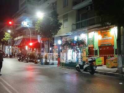 Πάτρα- Απίστευτο: Έπεσαν σοβάδες και μάρ...