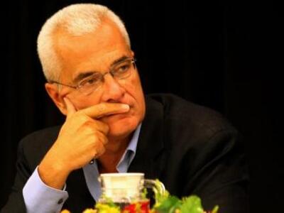 O Πρετεντέρης απαντάει στον Ριζοσπάστη, ...