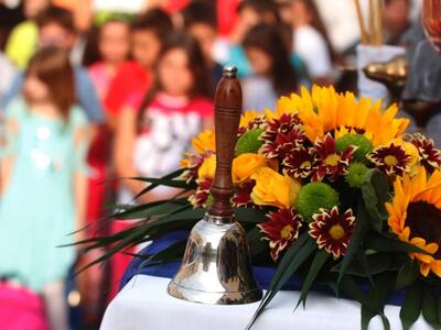 2.800 παιδιά προσφύγων και μεταναστών στ...