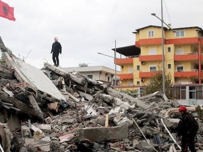 Αλβανία: Στους 49 οι νεκροί , αναζητούντ...