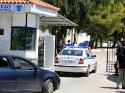 Στρατόπεδα μετατρέπονται σε φυλακές για ...