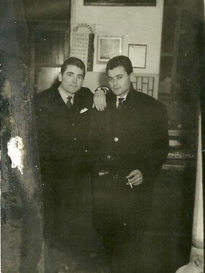 18 ετών με τον αδελφό του Άγγελο στα 1964
