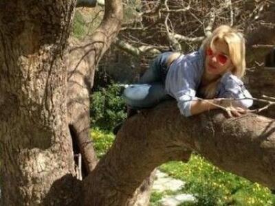 Η Ελένη Μενεγάκη σε βουκολικά τοπία και ...