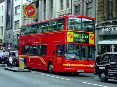 Λονδίνο: 16χρονος μαχαιρώθηκε μέχρι θανά...