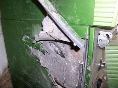 Άνοιξαν ΑΤΜ με... τροχό