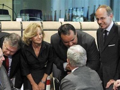 Γραπτή δέσμευση από τα κόμματα ζητούν ΔΝ...