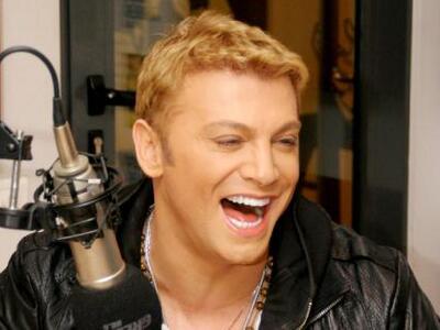 Τάκης Ζαχαράτος: Διάσημοι φίλοι τον επισ...