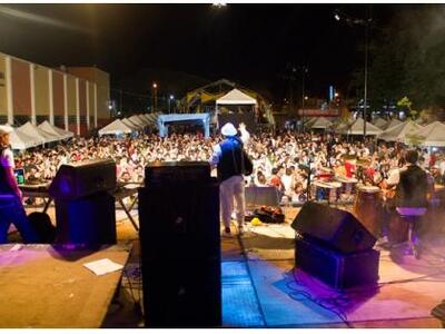 Μεγάλα ονόματα της διεθνούς μουσικής σκη...