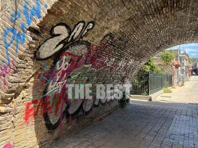 Πάτρα- Κάτω από το γεφυράκι της Πατρέως:...