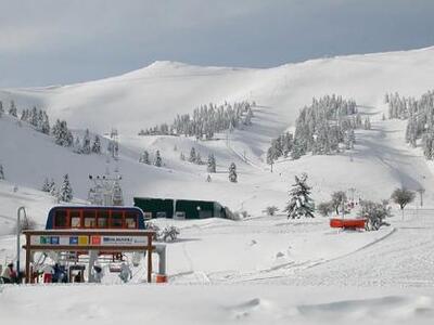 Αχαϊα: Στο χιονοδρομικό των Καλαβρύτων μ...