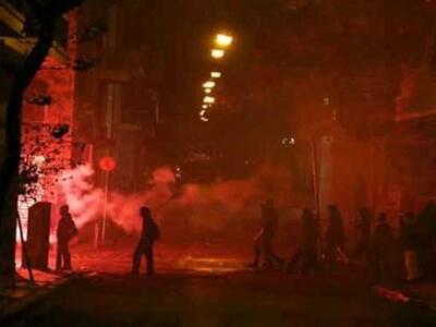 Στα χέρια οπαδοί του Ολυμπιακού με υποστ...