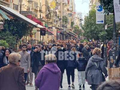 Πάτρα: Χριστουγεννιάτικη κοσμοσυρροή στο...